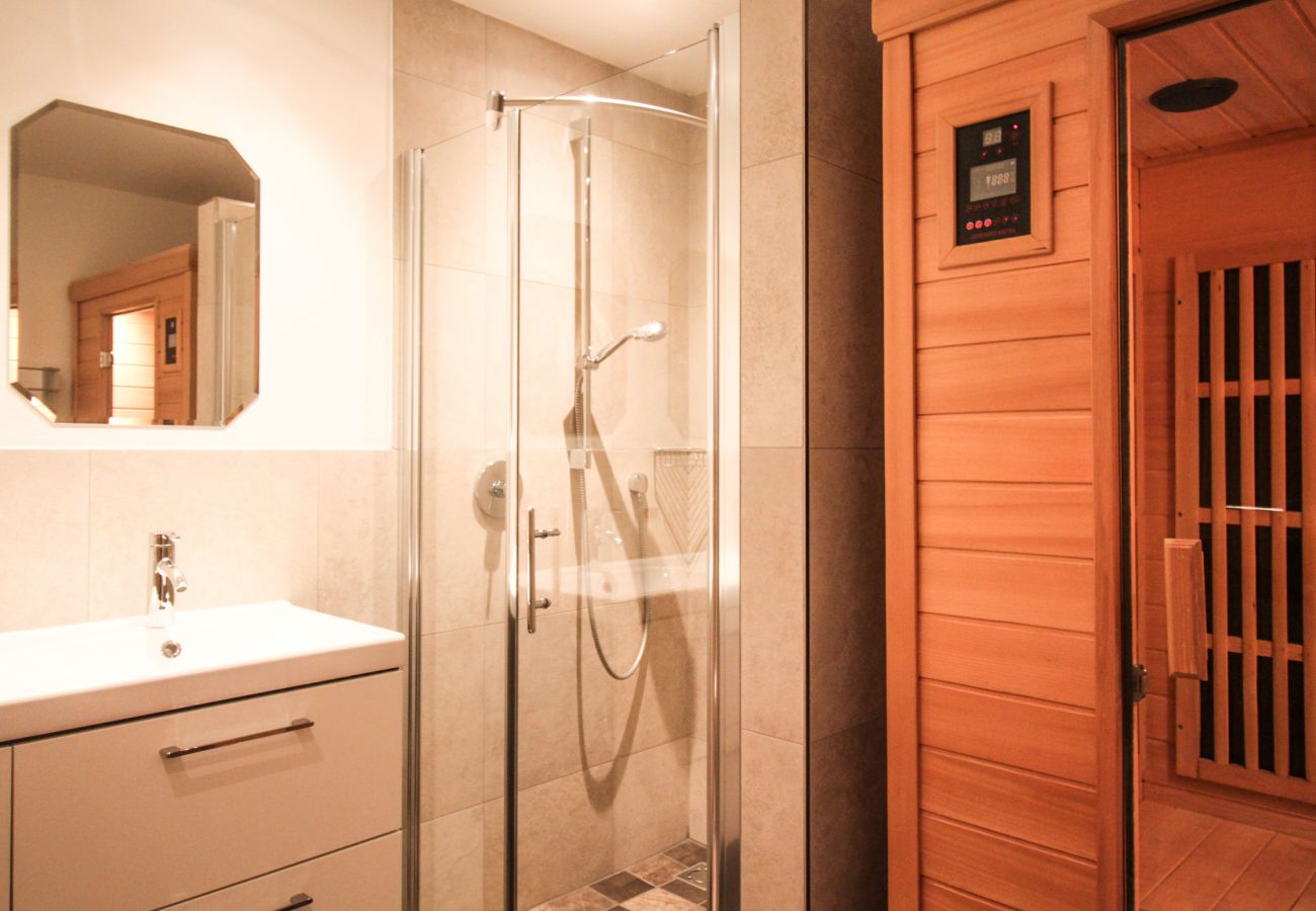 Modern apartment in Kaprun with private sauna und great view to the Kitzsteinhorn | Tauern Relax by we rent